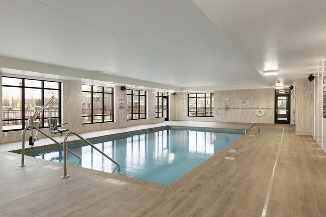 Piscina cubierta - Risor of Apple Valley - Active Adult 55+ Community