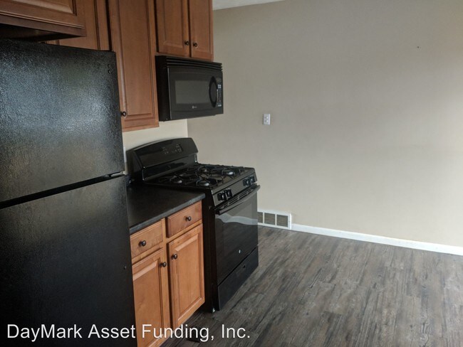 Building Photo - 3 br, 1 bath House - 15709 Wingate Rd