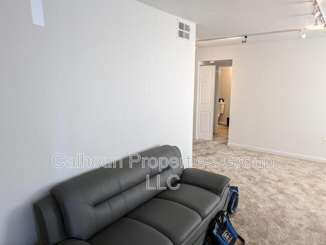 Building Photo - 6936 Hanover Parkway #201 - 1