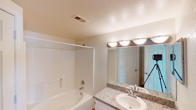 Interior Photo - Ashton at Waterford Lakes