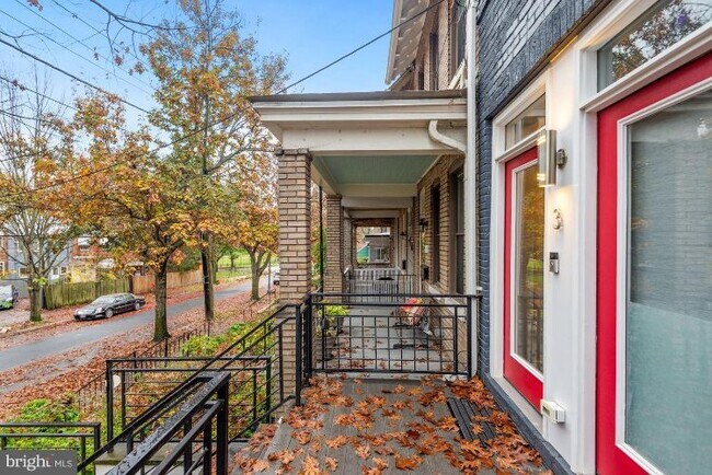 Foto del edificio - 1117 Allison St NW