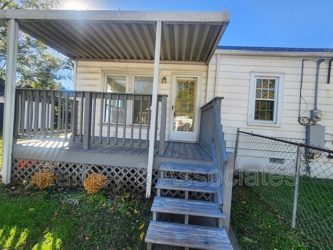 Building Photo - 4401 Bellevue Ave