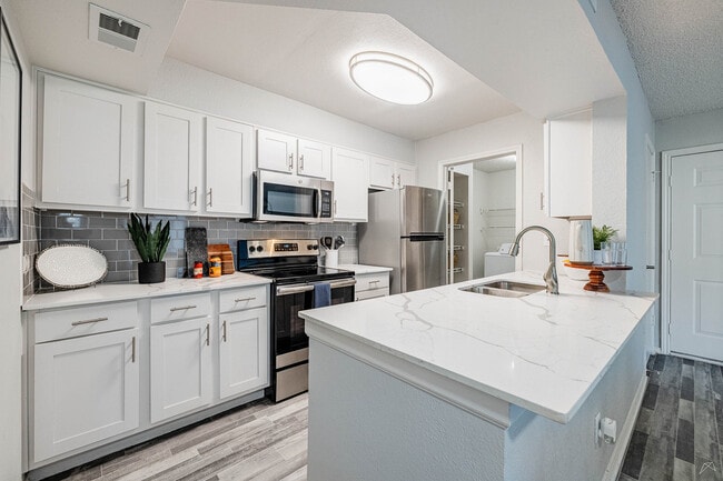 Building Photo - Villas at Chase Oaks