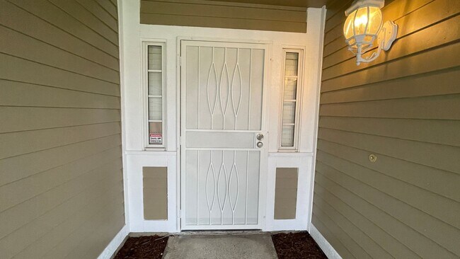 Foto del edificio - Bright, Spacious 3 Bed/2 Bath Home in Redlands – Move-In Ready!