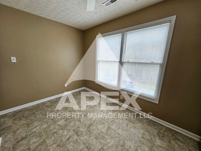 Foto del edificio - 5216 Bittersweet Rd