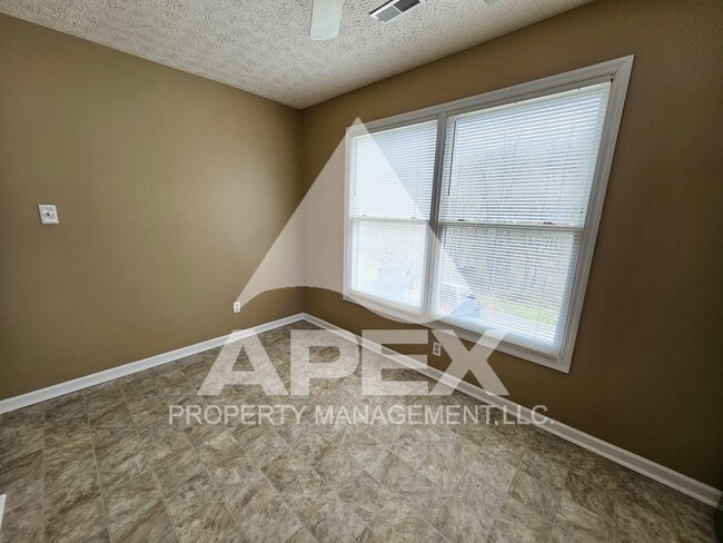 Building Photo - 5216 Bittersweet Rd