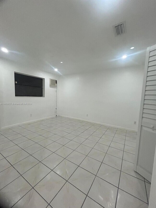 Foto del edificio - 1538 NW 52nd Ave