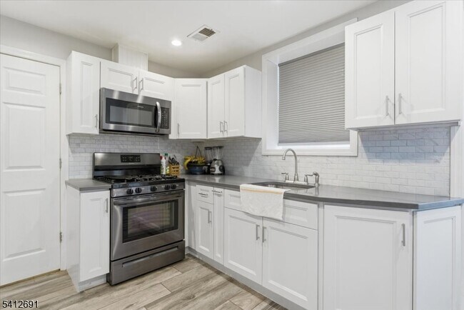 Building Photo - 316 Evergreen Ave