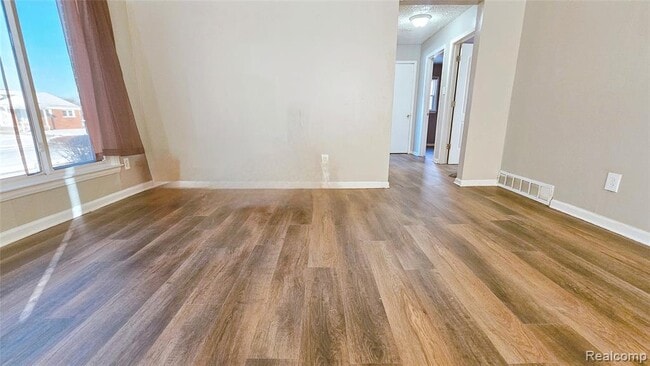 Building Photo - 1495 Jeffrey Ln