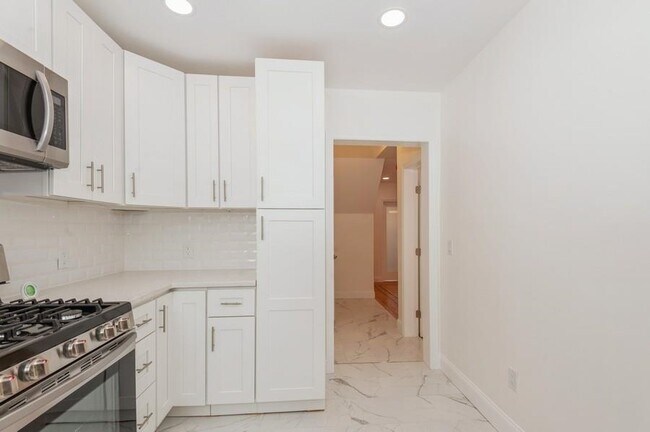 Building Photo - 315 MONASTERY Pl