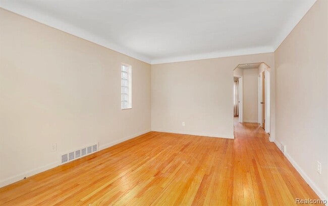 Foto del edificio - 22780 Courtland Ave