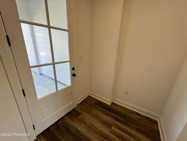 Foto del edificio - 304 San Sebastian Dr