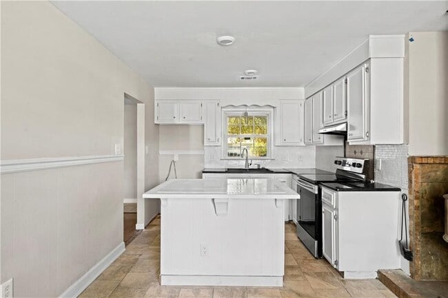 Foto del edificio - 207 Tanglewood Dr