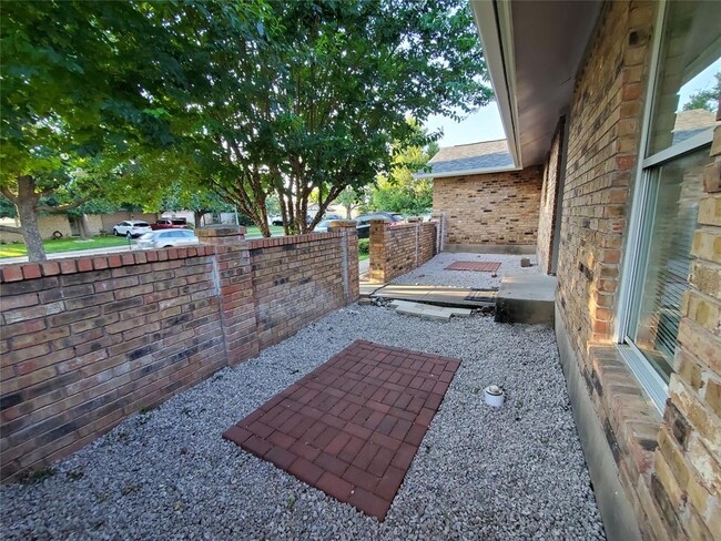 Building Photo - 12907 Lamplight Village Ave