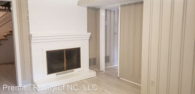 Building Photo - 3 br, 2.5 bath House - 1443 Capri Rd