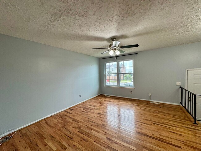 Foto del edificio - Charming 3 Bedroom/2 Bathroom in Essex, MD!