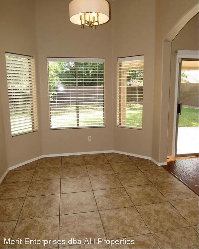 Building Photo - 3 br, 2 bath House - 1443 W MEAD DR