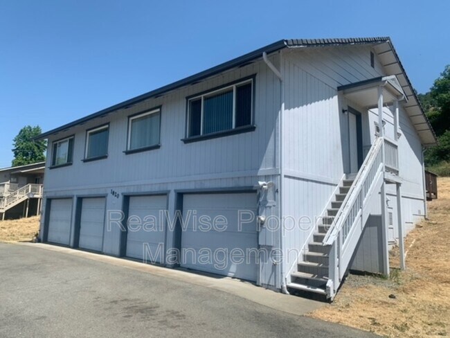 Building Photo - 1820 NE Foothill Blvd