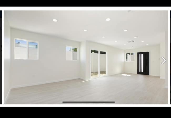 Building Photo - 6638 Lindley Ave