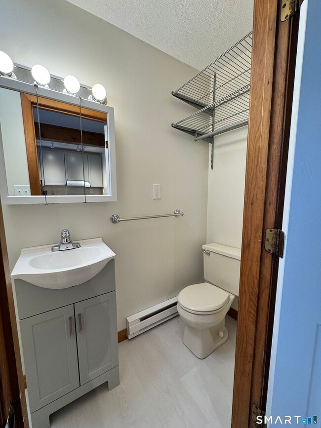 Building Photo - 49 Ledyard Ave