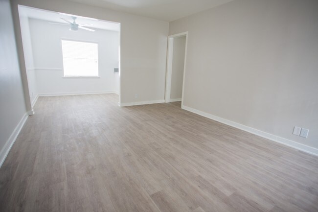 Building Photo - 14732 Blythe St