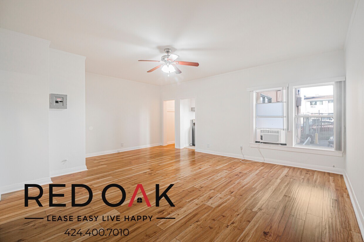 Foto principal - 1056 Normandie Ave