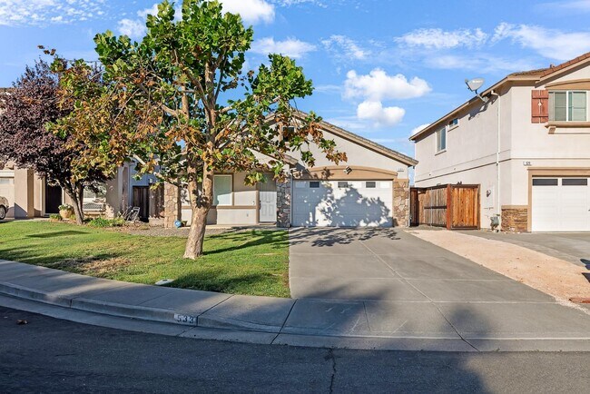 Foto del edificio - 533 Channel Ct