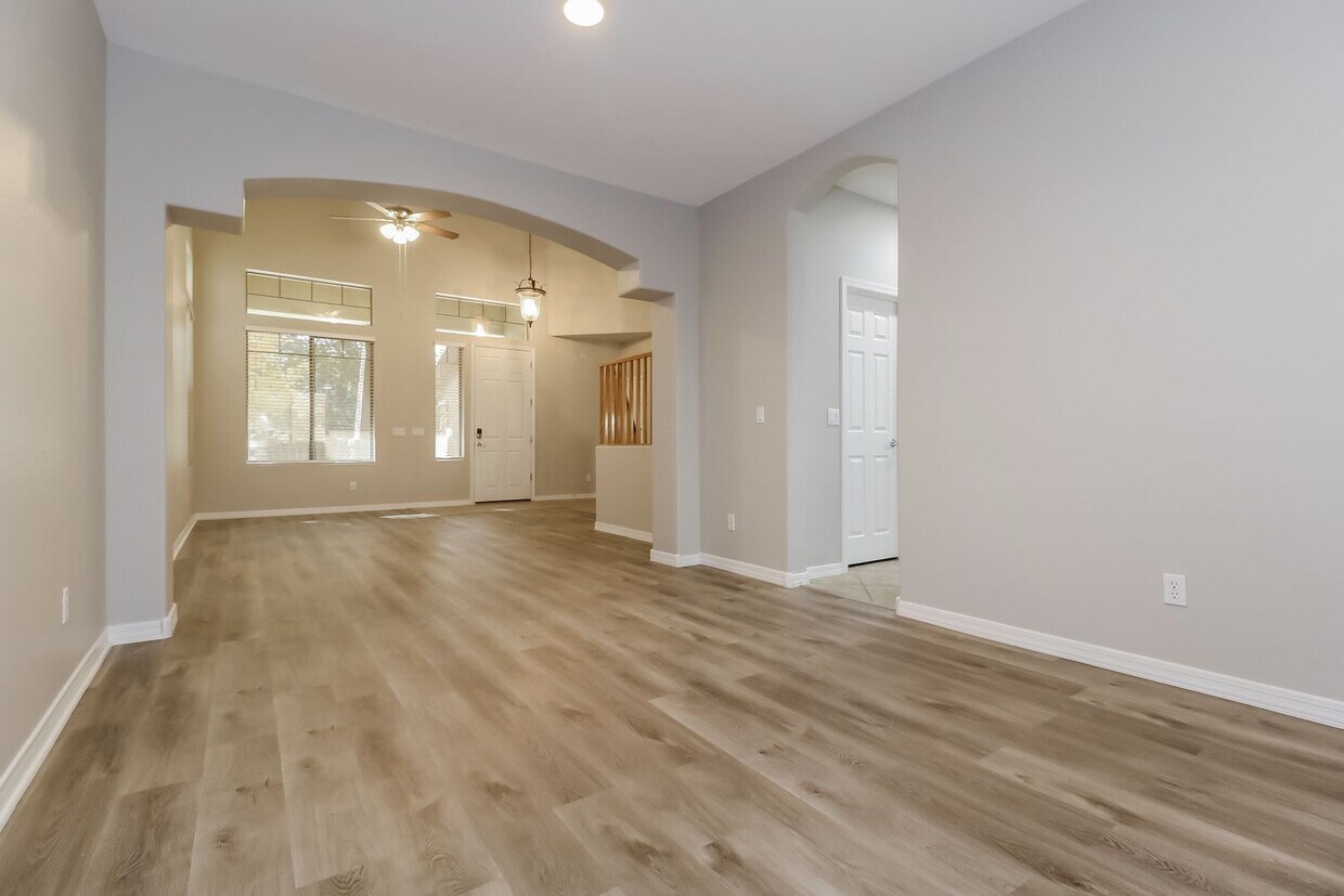 Primary Photo - Gorgeous 4 Bedroom 3 Bath home located in ...