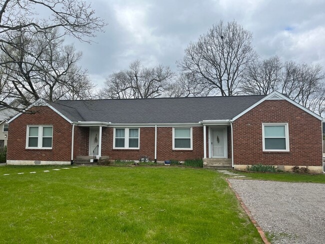 Photo - Renovated 2 Bedroom/ 1 Bath Duplex minutes to 12th South, Lipscomb, Belmont and Vandy House