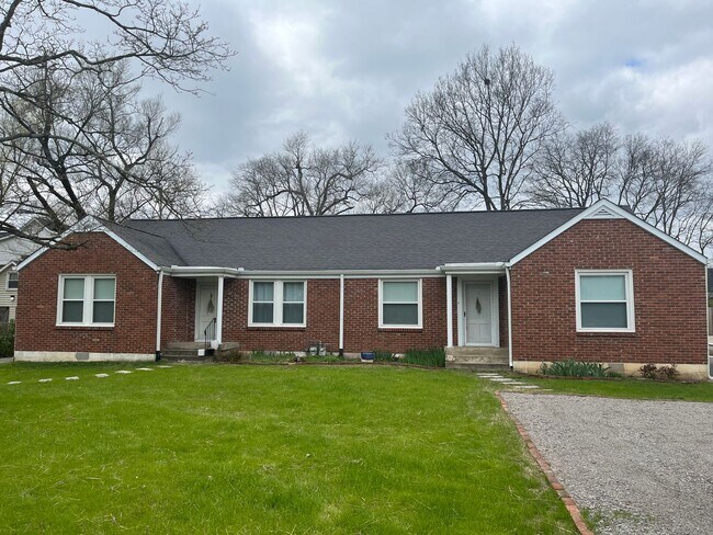 Foto del edificio - Renovated 2 Bedroom/ 1 Bath Duplex minutes to 12th South, Lipscomb, Belmont and Vandy