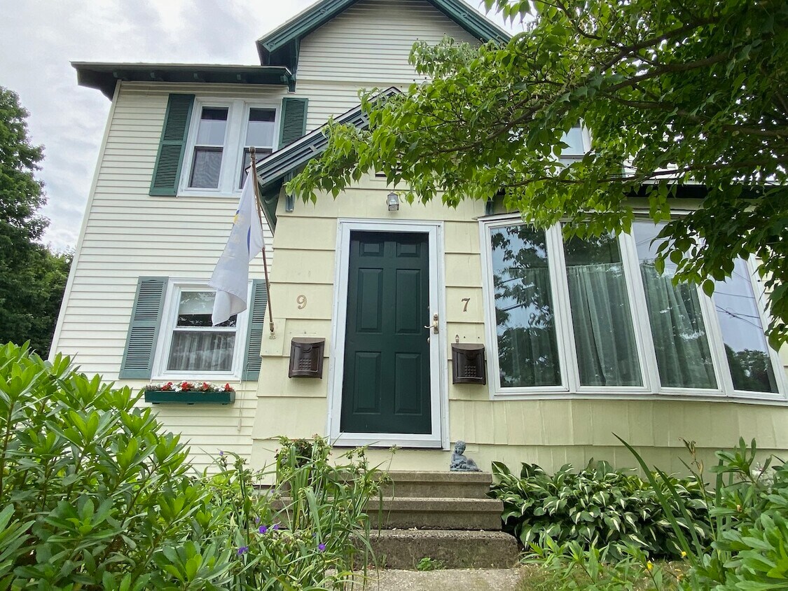 7 Central Ave, Milford, CT 06460 Townhome Rentals in Milford CT