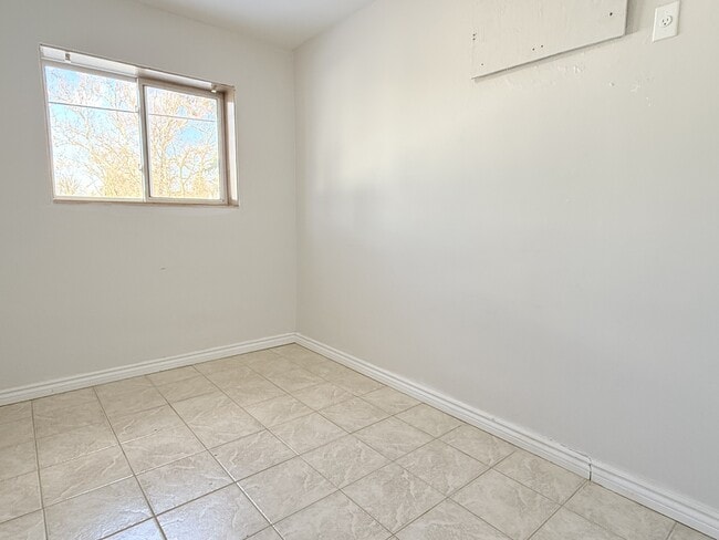 Building Photo - 575 Assumption St