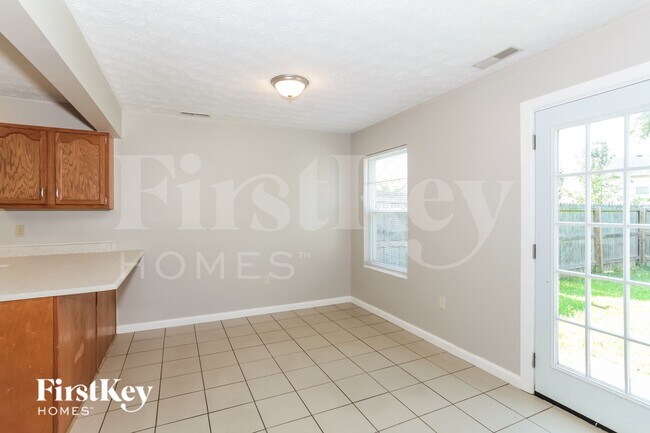 Foto del edificio - 5712 Clemens Dr