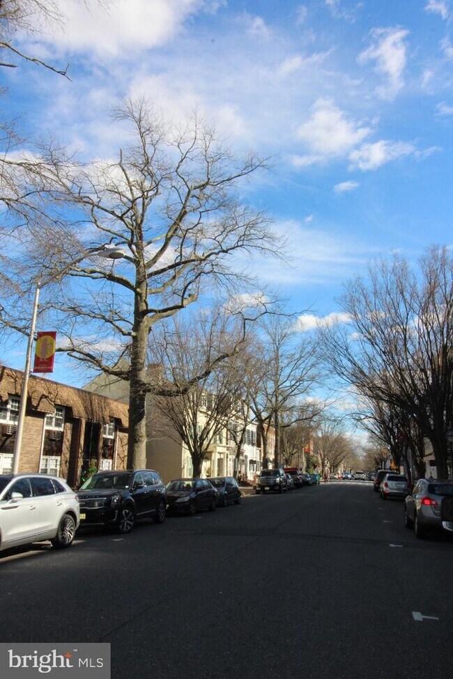Foto del edificio - 206 Farnsworth Ave