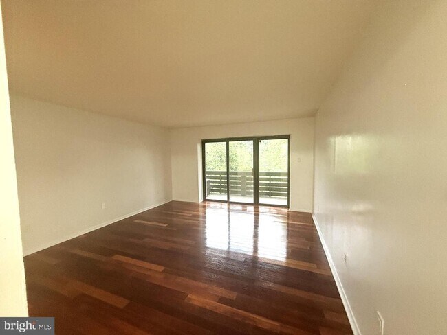 Foto del edificio - 606 Cooper Landing Rd