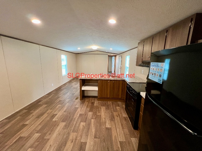 Building Photo - 56 Health Nut Ln