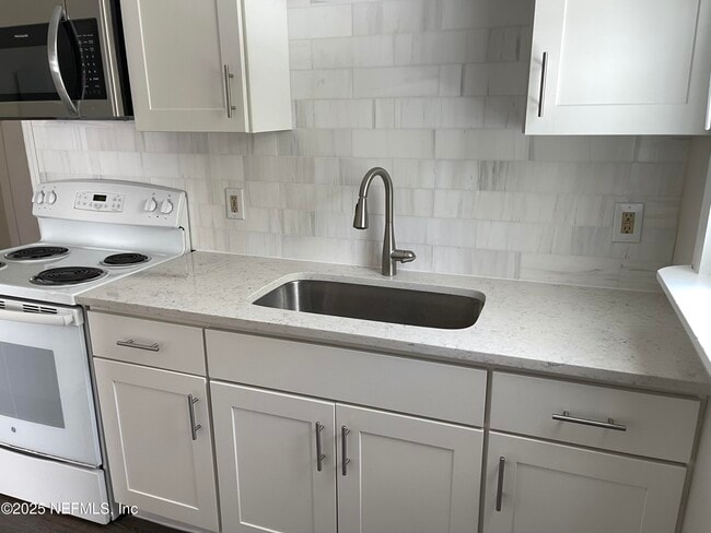 Foto del edificio - 3159 Gilmore St