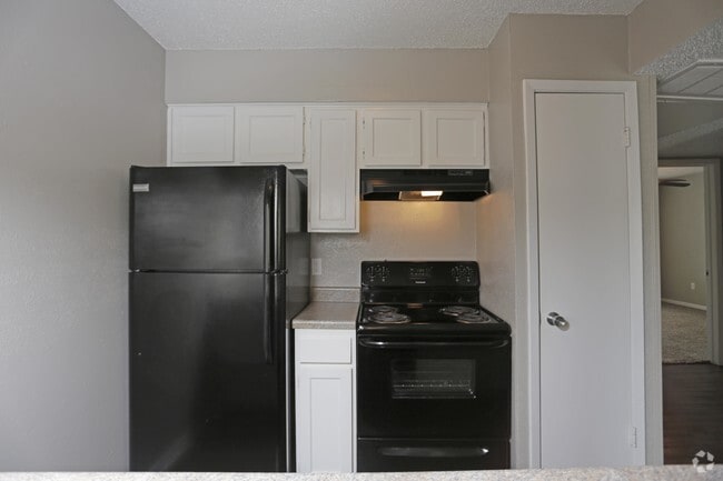 2BR,1BA - 833SF - KITCHEN - Social House