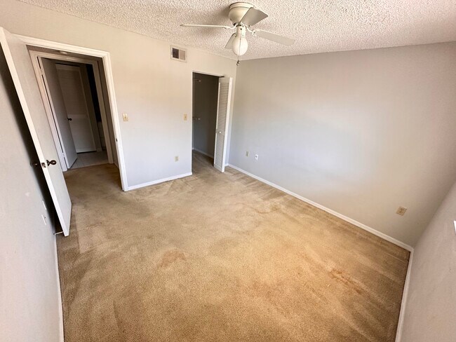 Foto del edificio - 18206 Glenmoor Dr