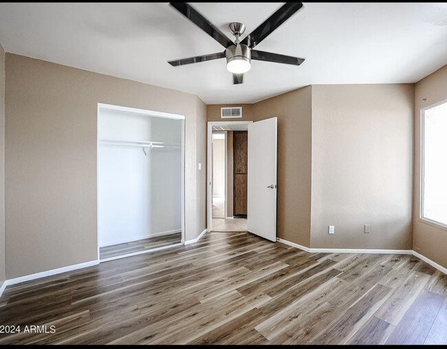 Foto del edificio - 4122 W Calavar Rd