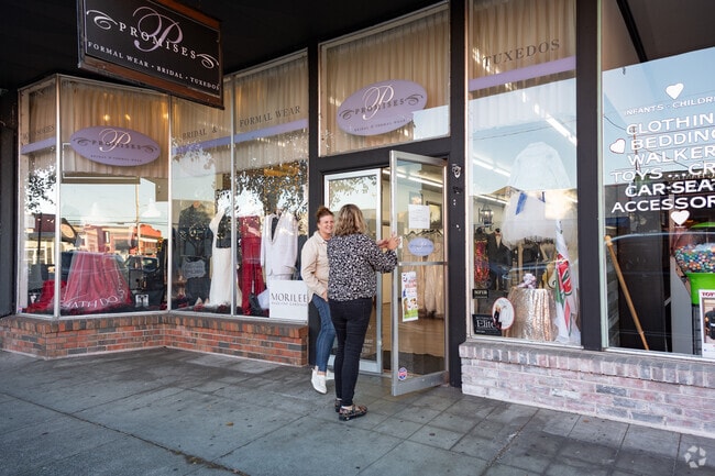 You'll find great shops at Henderson Center.