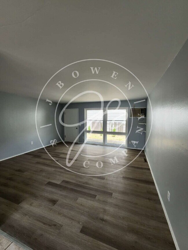 Foto del edificio - Charming 3-Bedroom Home in Toledo walking ...