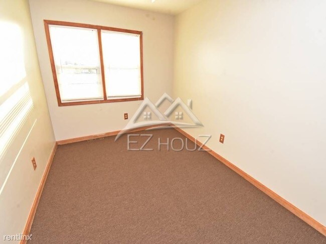 Building Photo - 1746 Langport Ave