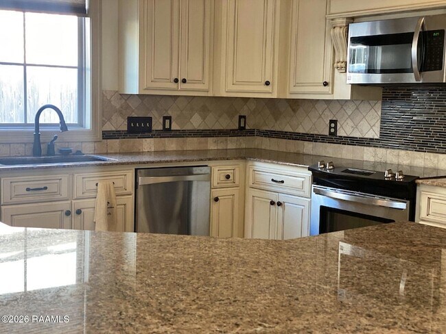 Foto del edificio - 330 Dunvegan Ct