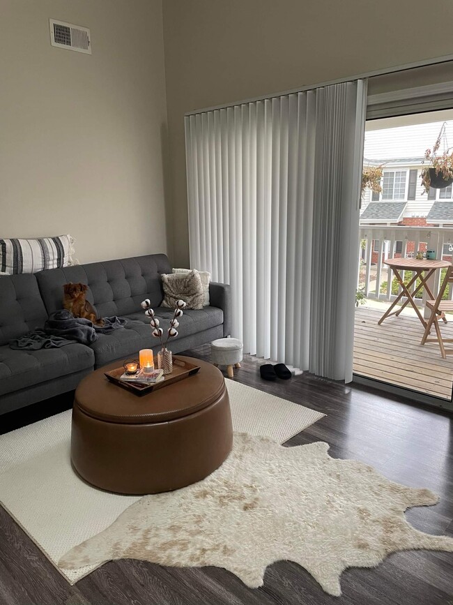 Foto del edificio - 1339 Branchwood Cir
