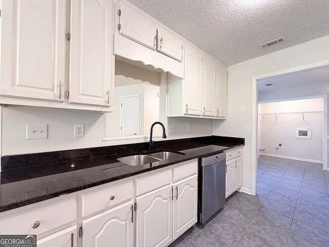 Building Photo - 105 Nanci Ct