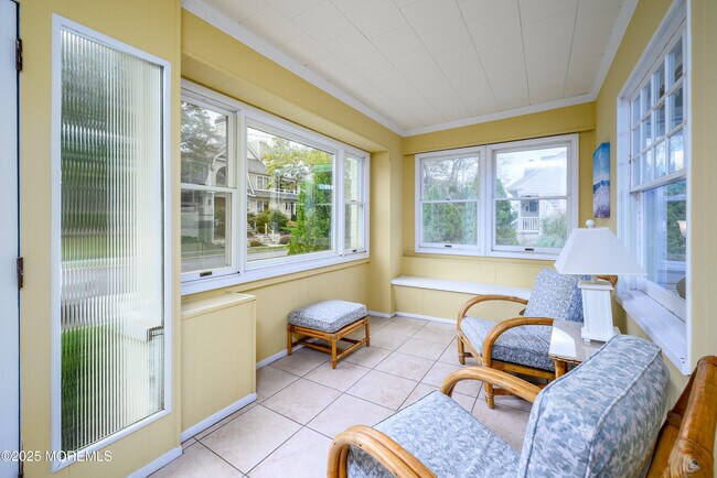 Building Photo - 4 2nd Ave