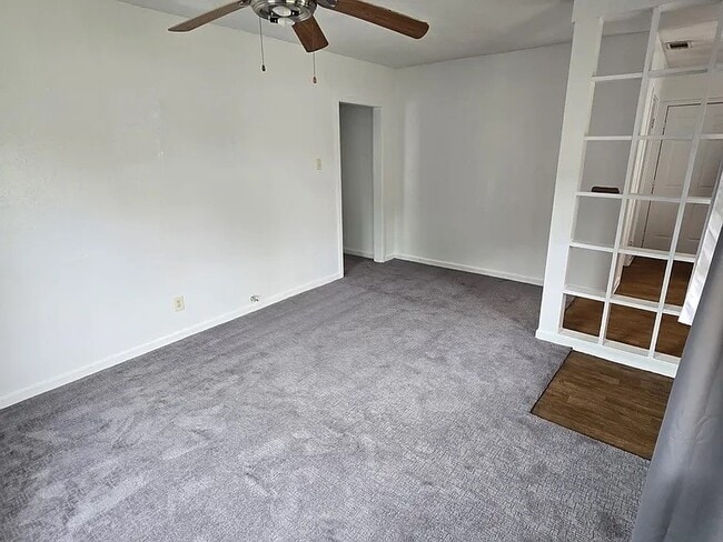 Building Photo - 215 Park St