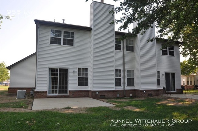 Building Photo - 955 Evan Dr