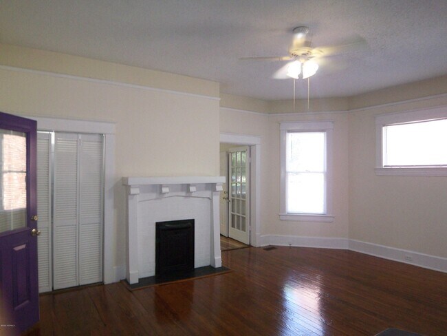 Foto del edificio - 705 E 5th St